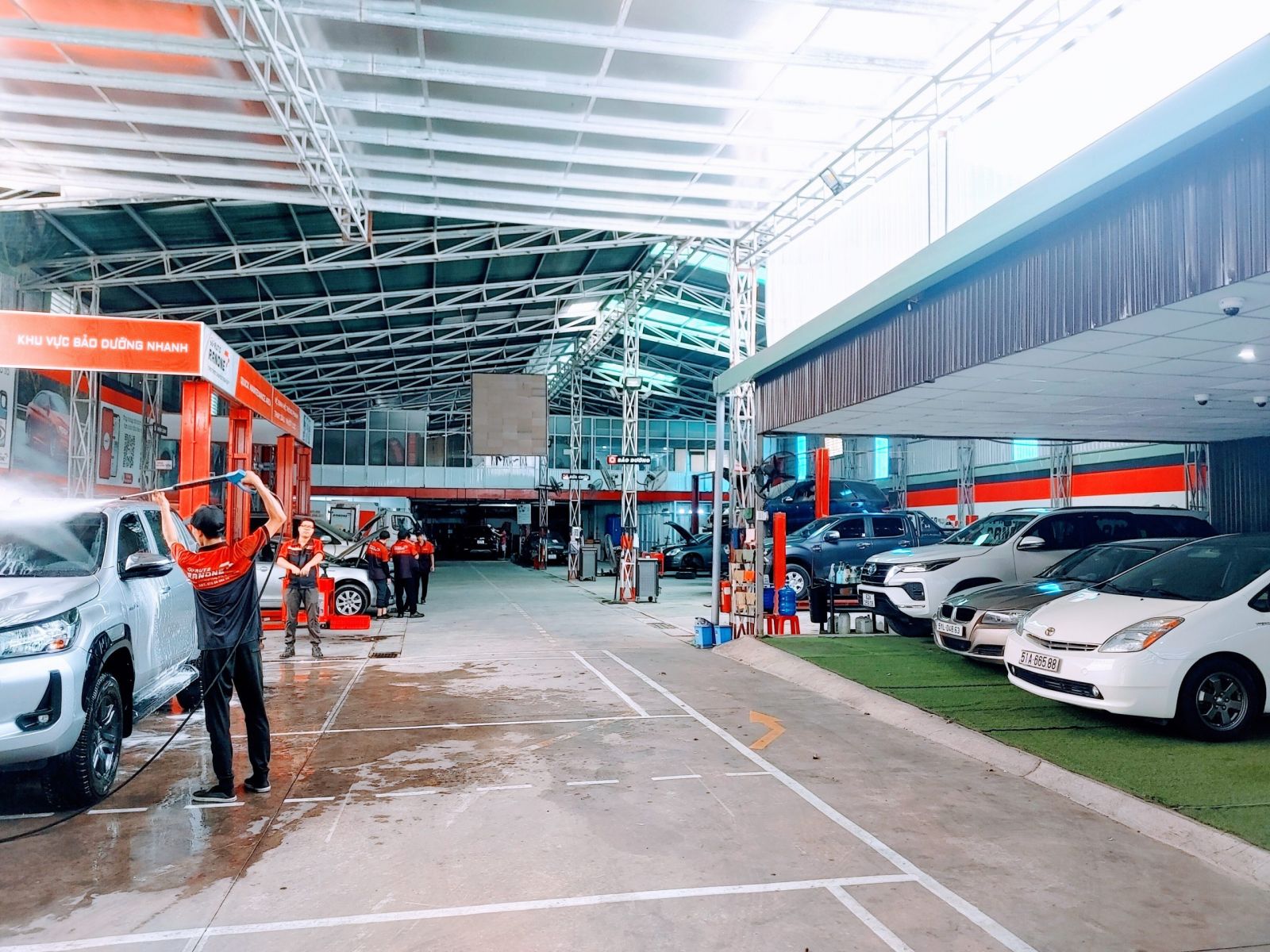 Mở Gara Ô Tô: Tiêu Chí Chọn Thiết Bị Gara Hiệu Quả