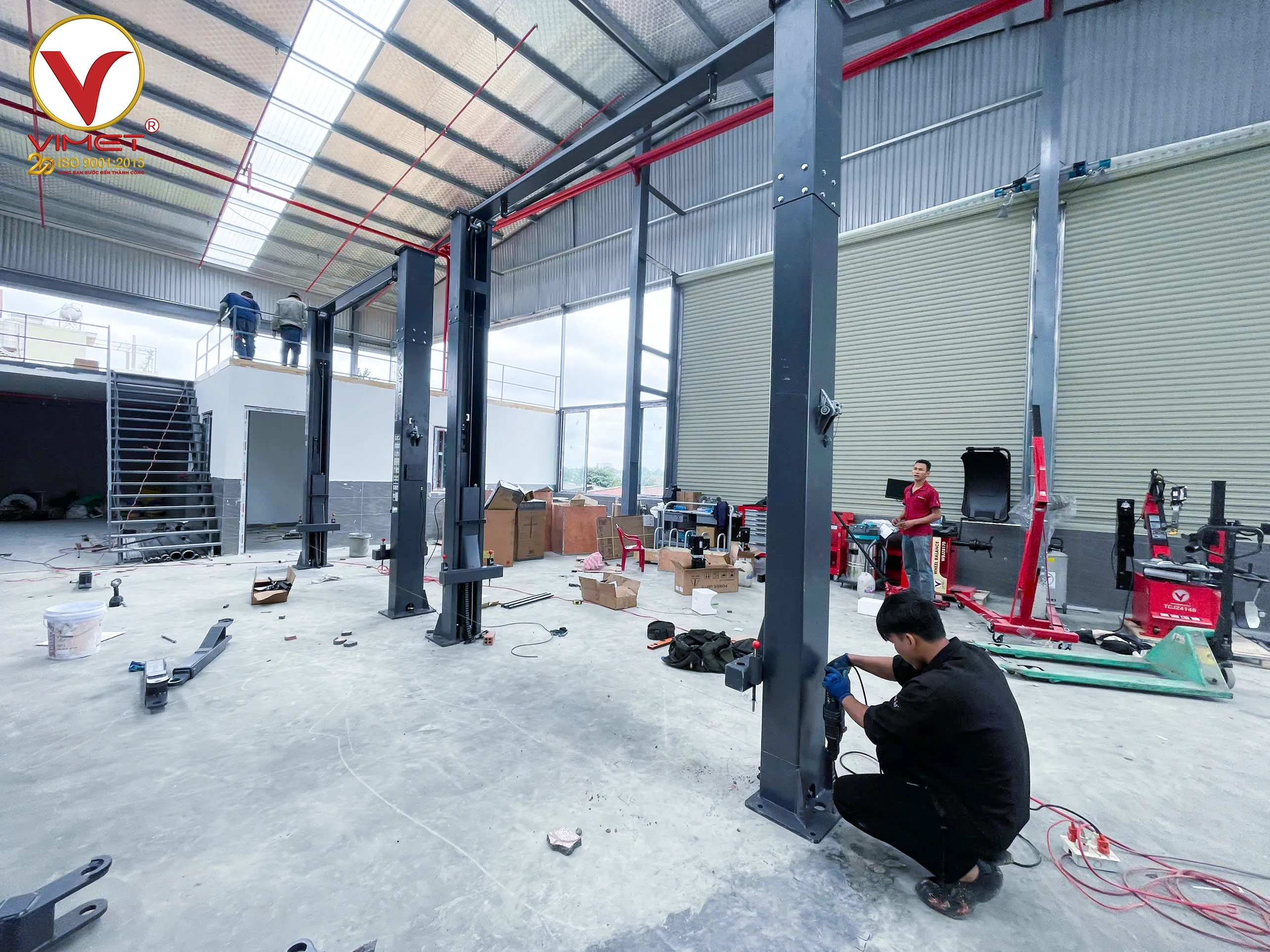 cách sử dụng cầu nâng 2 trụ